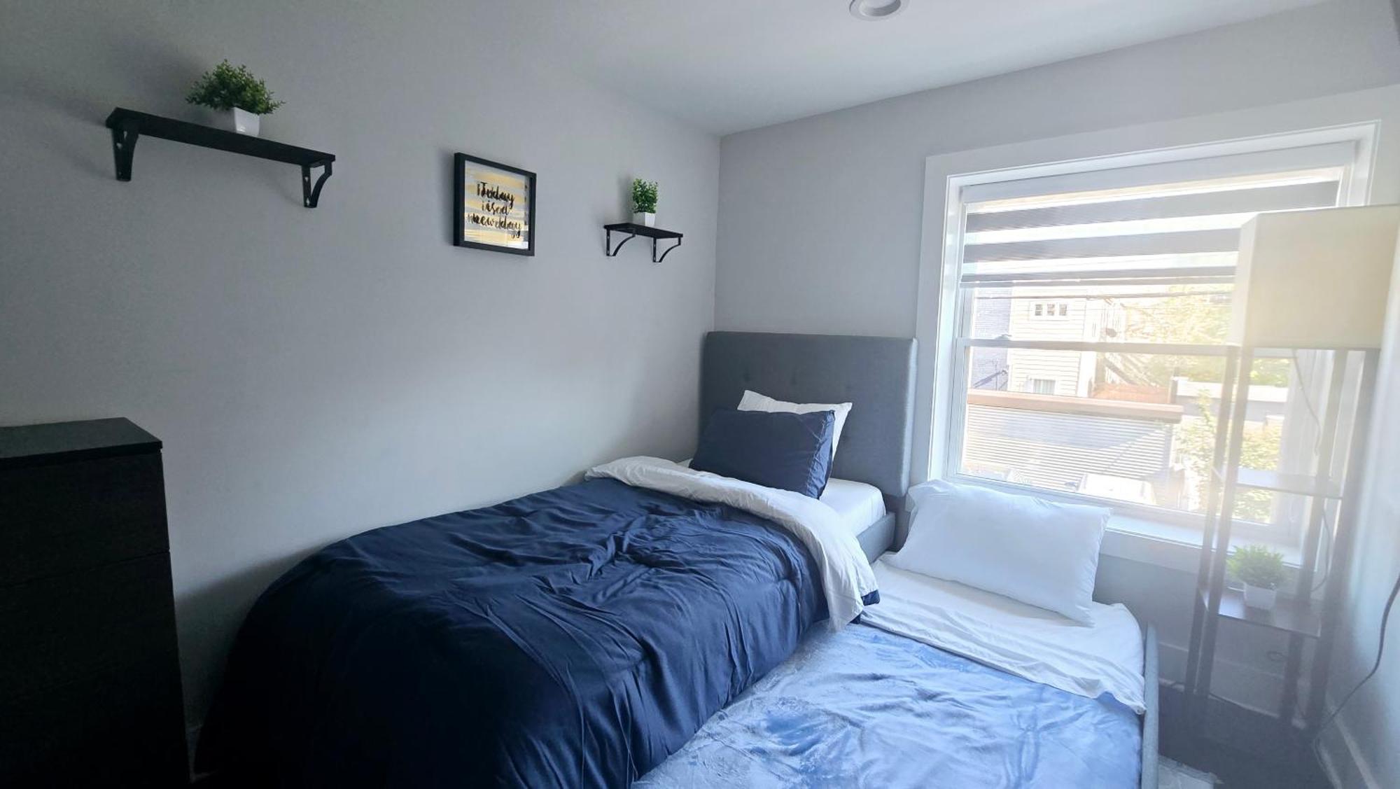 Modern, Chic, 3bd, Metro Accessible And Free Parking *